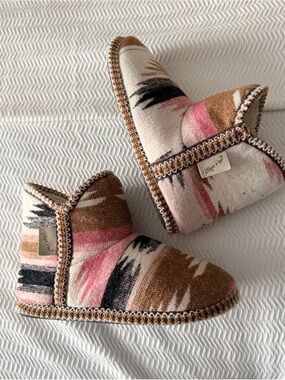 Blazin Roxx Women’s Bootie Sippers Pink & Brown Patterned